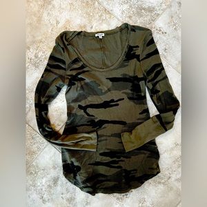 Splendid cotton oversized long sleeve Camo shirt